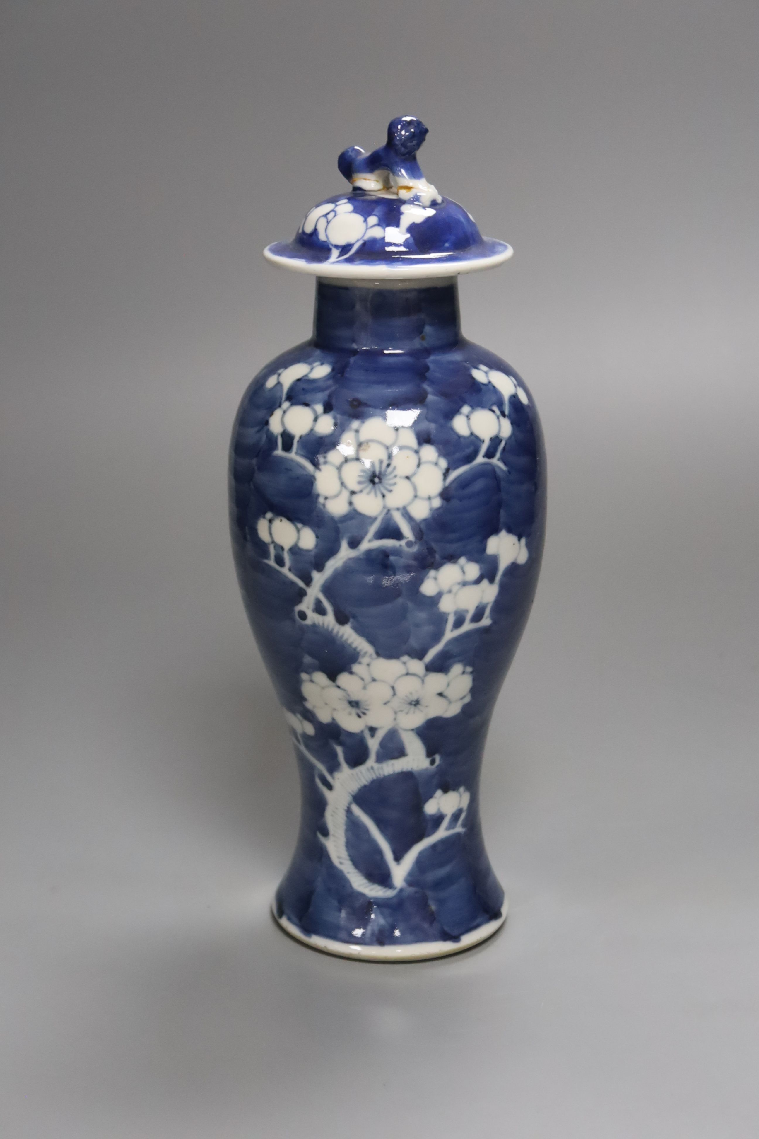 A Chinese blue and white vase and cover, early 20th century, overall height 27cm